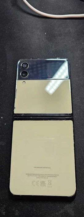 Samsung flip 3 256GB