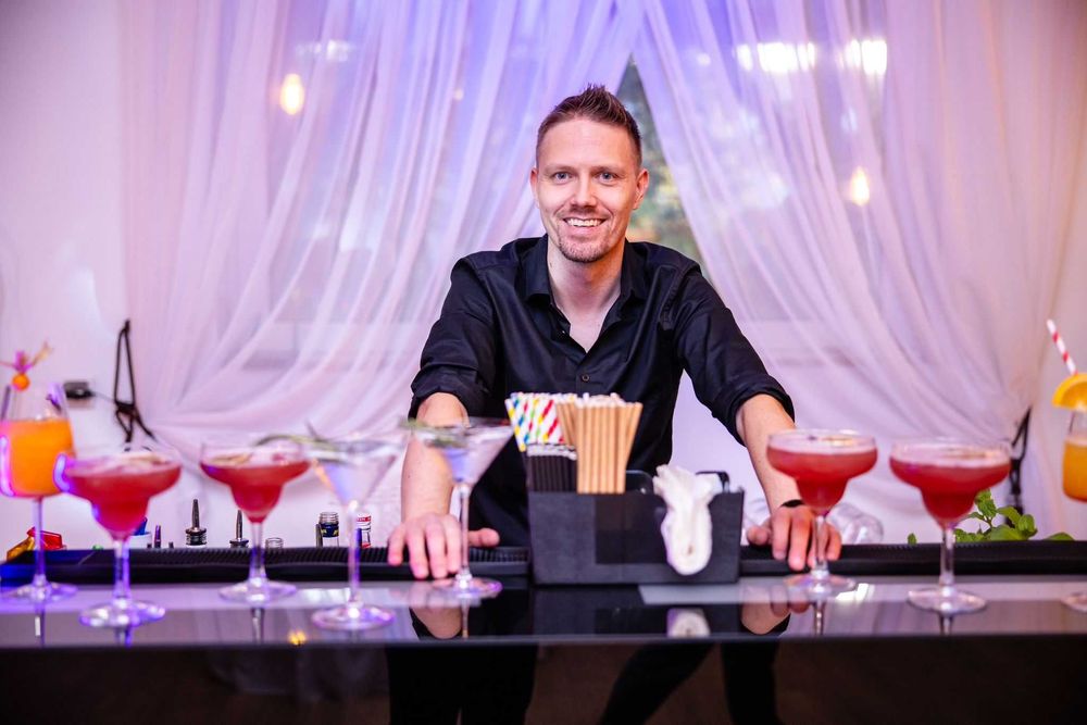 Barman > bar mobilny > drink-bar > wesele, rocznica, event itd.