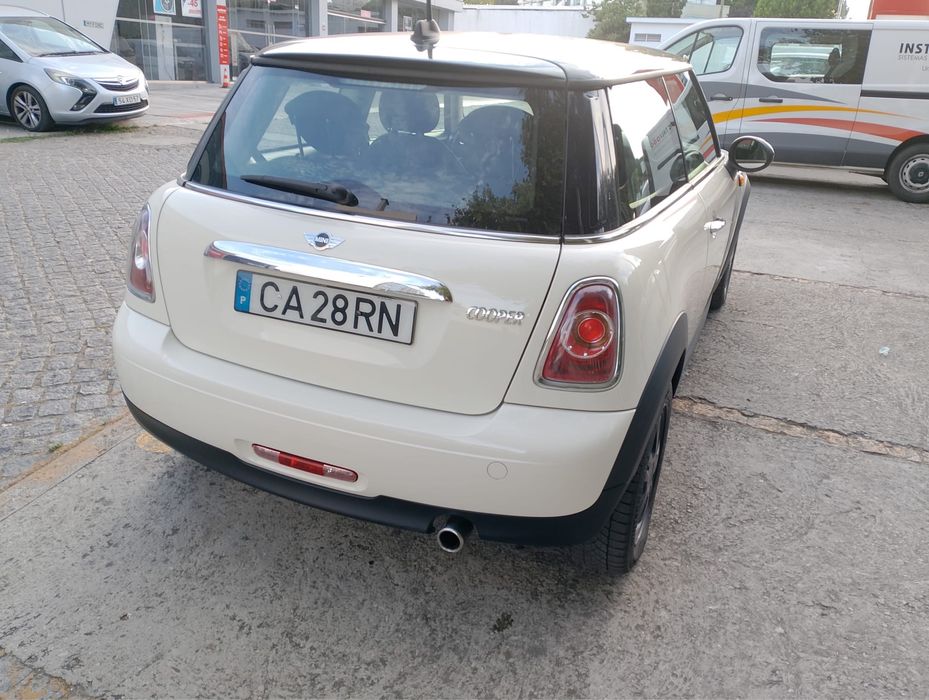 Mini Cooper 1.6528942689064079362