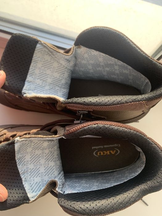 Берци, Черевики AKU