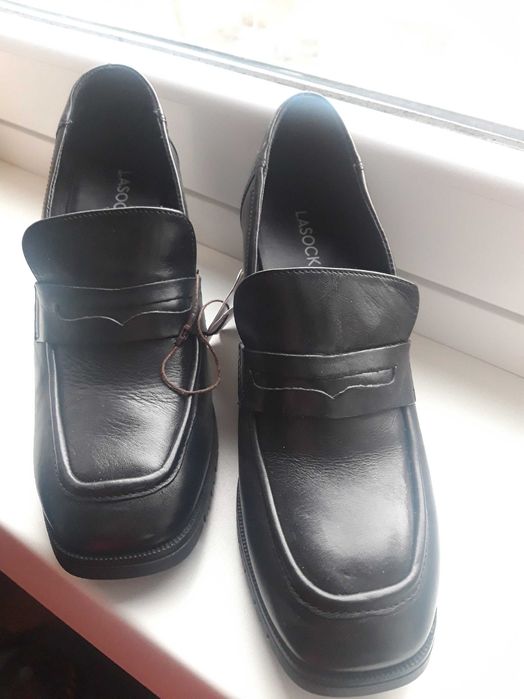 Nowe półbuty Lasocki rozm. 39