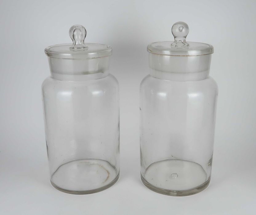 2 Potes de mantimentos de 24 cm em vidro Séc. XIX/XX