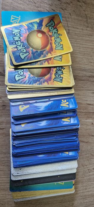Karty Pokemon 180szt