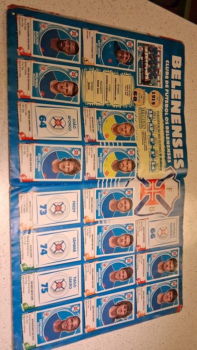 Caderneta de futebol 2014-2.15 nao esta completa mas tem muitos cromos