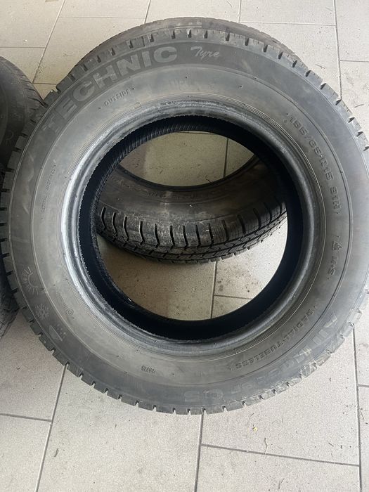 Opony wielosezonowe jak nowe z 2025 195/65R15