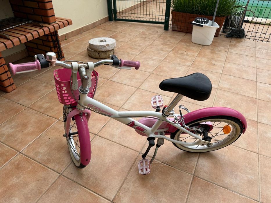 Bicicleta menina 4 - 6 anos 16”