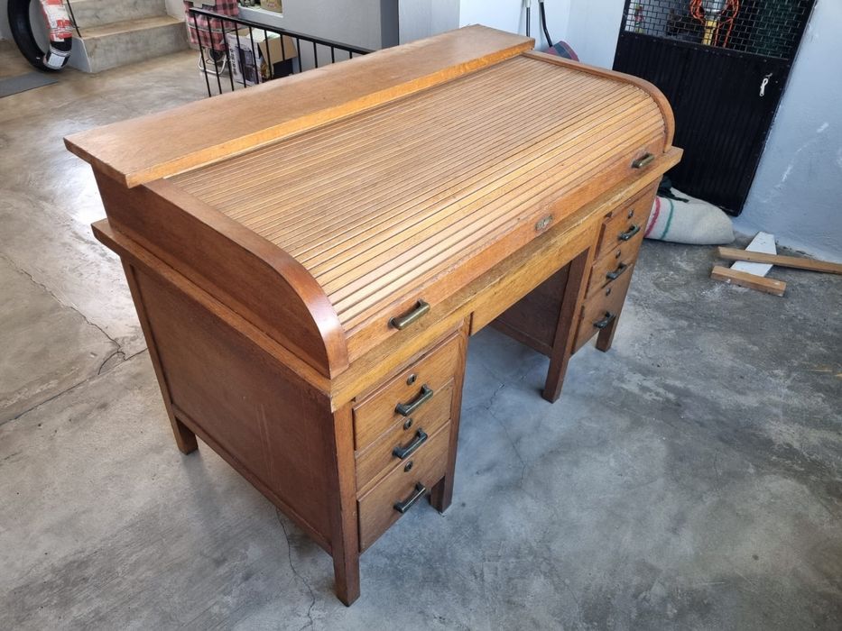 Secretária Olaio com esteira