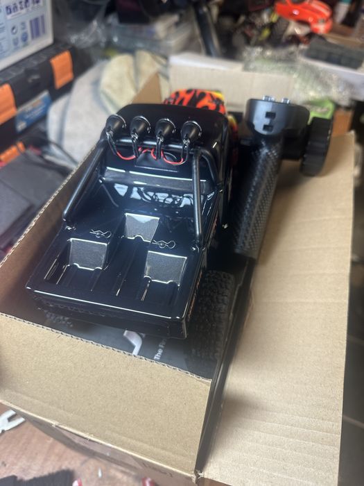 Scale furitek 1/18 novo