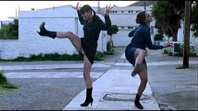 ATTENBERG (Athina R Tsangari) Cativante e vagamente pertubador... NOVO