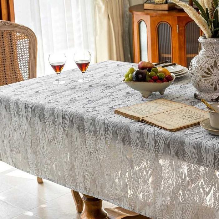 Скатертина мереживна "Пухнастий білий" 140*180/220см