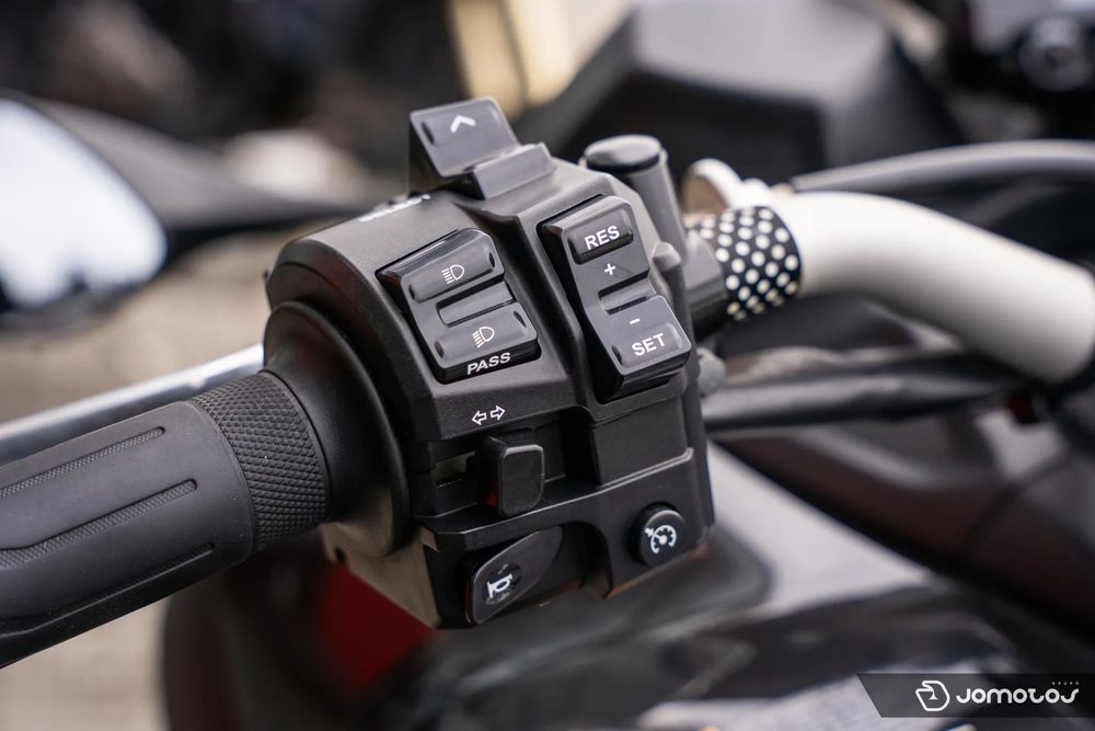 Yamaha Niken MXT 850