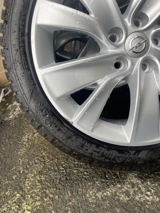 Opel insignia r18 235/45/18 Goodyear