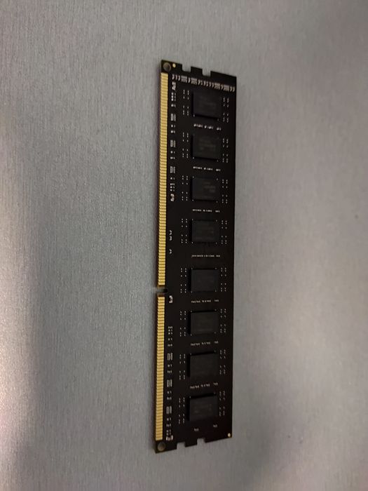 Оперативна память DDR3 8Gb 1600 Mhz