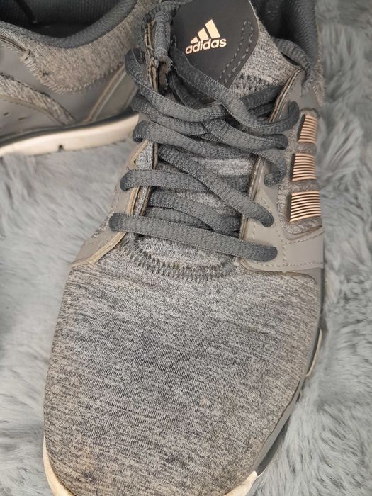 Беговые кроссовки adidas
