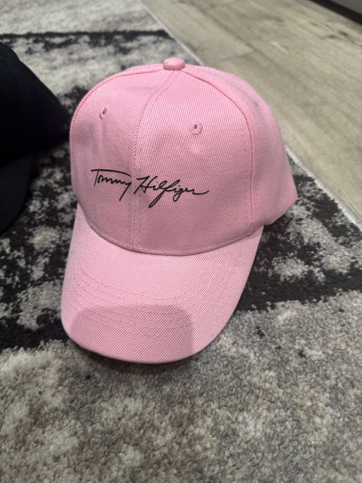 Czapka z daszkiem różowa nowa