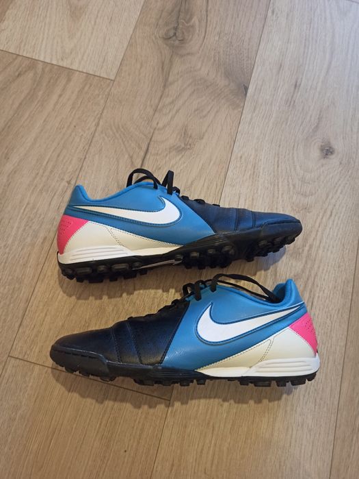 Buty do piłki nożnej korki NIKE