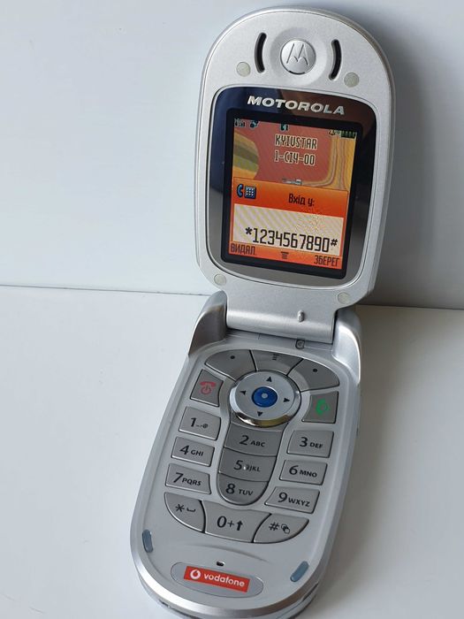 телефон Motorola v525