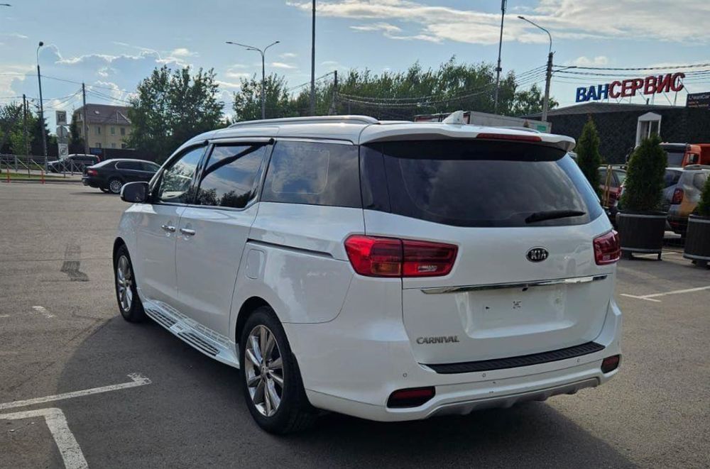 2018 KIA Carnival 2018 2.2 дизель