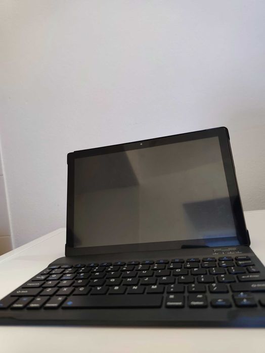 Tablet com teclado e capa