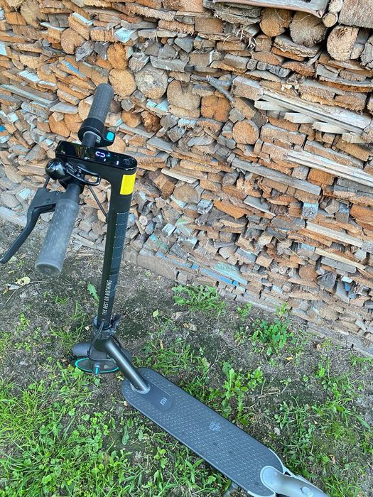 Продам Электросамокат Xiaomi Mi Electric Scooter Pro 2 Mercedes-AMG Pe