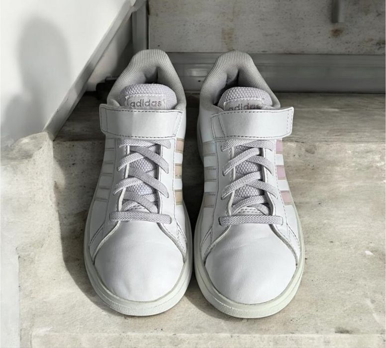 Білосніжні кросівки, кеди adidas original