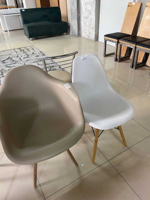 столи крісла тумби шафи стелажі тумби оргтех комоди