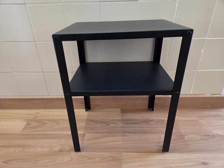 Mesa de cabeceira (preto) (KNARREVIK)