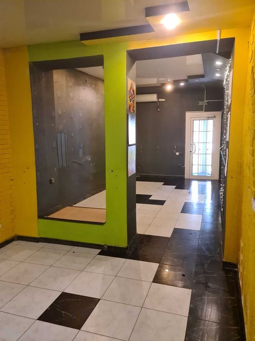 Здам фасадне нежитлове приміщення в центрі міста: Велика Арнаутська.