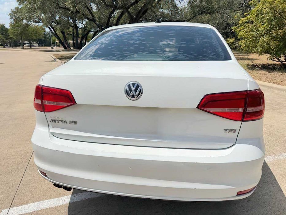 Volkswagen Jetta      2015