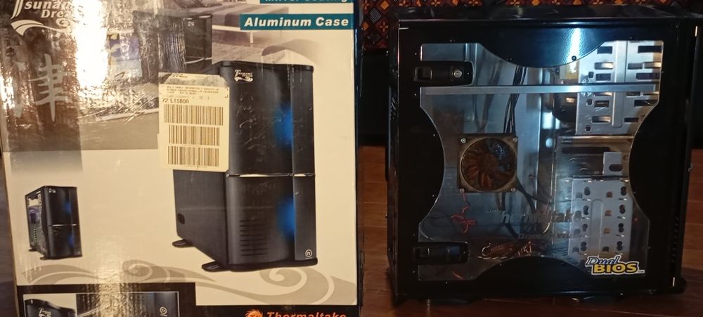 Case rara thermaltake