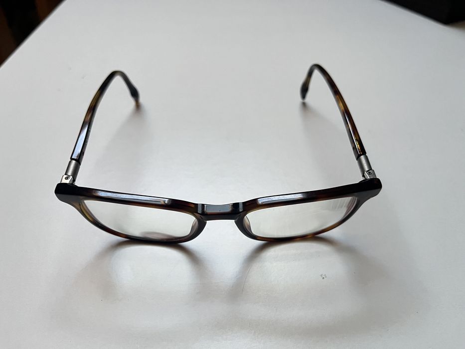 Óculos clássicos da marca Safilo - made in Italy