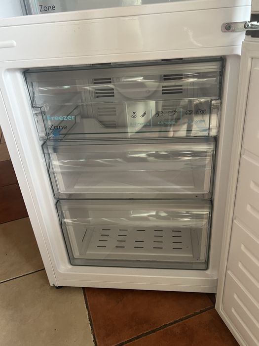 Sprzedam lodówko-zamrażarkę marki Sharp