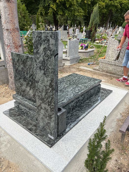 Nagrobek granitowy 97 BRYŁA