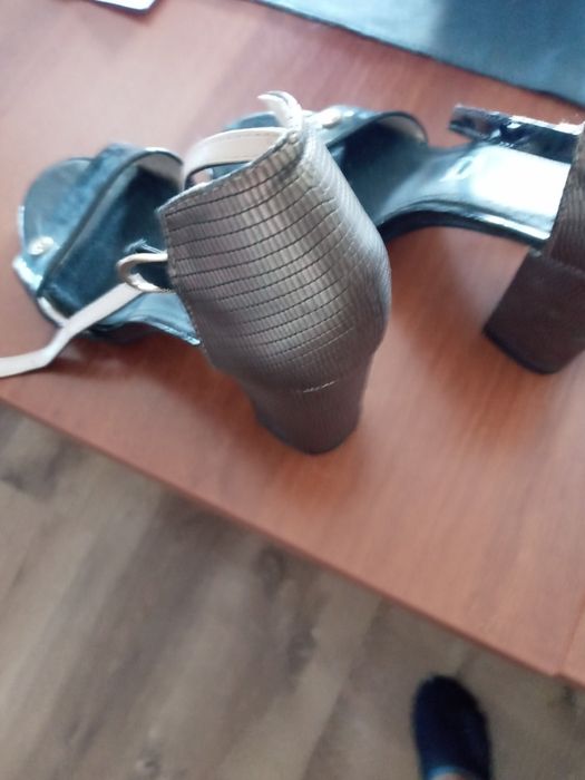 Sandaly monnari obcas z pieta 35 zloto czern