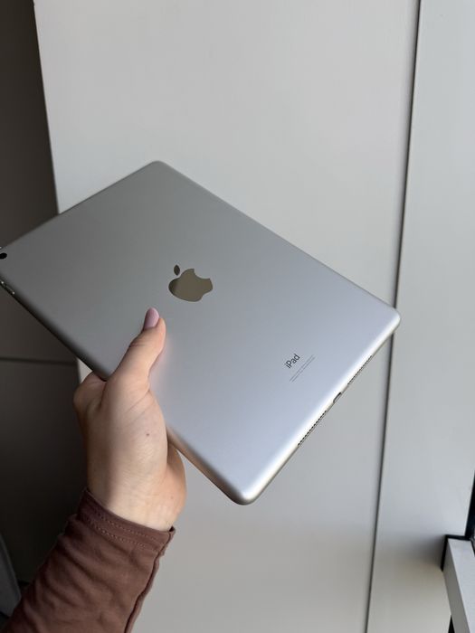 Ipad 8 128Гб сірий
