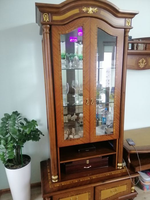 Гостиный гарнитур. Дерево. Румыния.