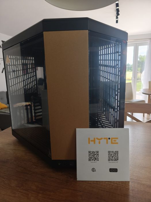 Obudowa Hyte Y70 Modern aesthetic case