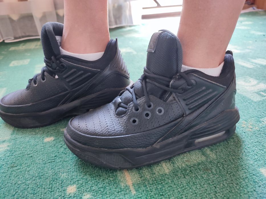 Кроссовки Джордан