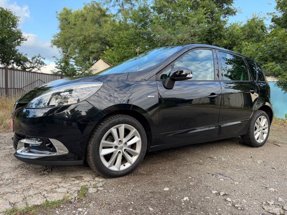Renault Scenic рест  2013р.в  1.6 дизель в комплектації BOSE Edition!!!