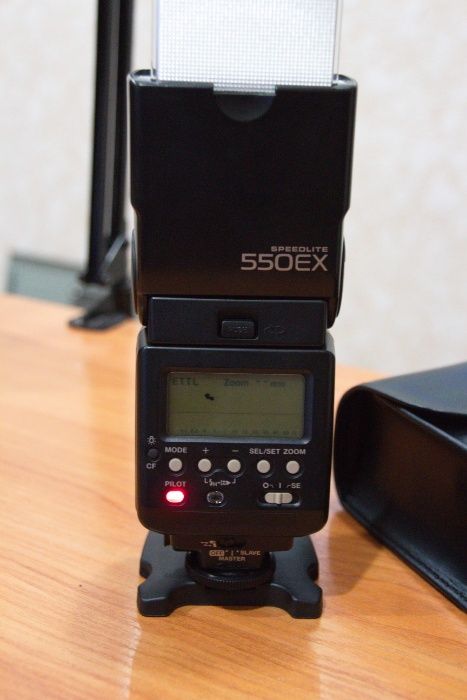 Фотовспышка Canon Speedlite 550ex