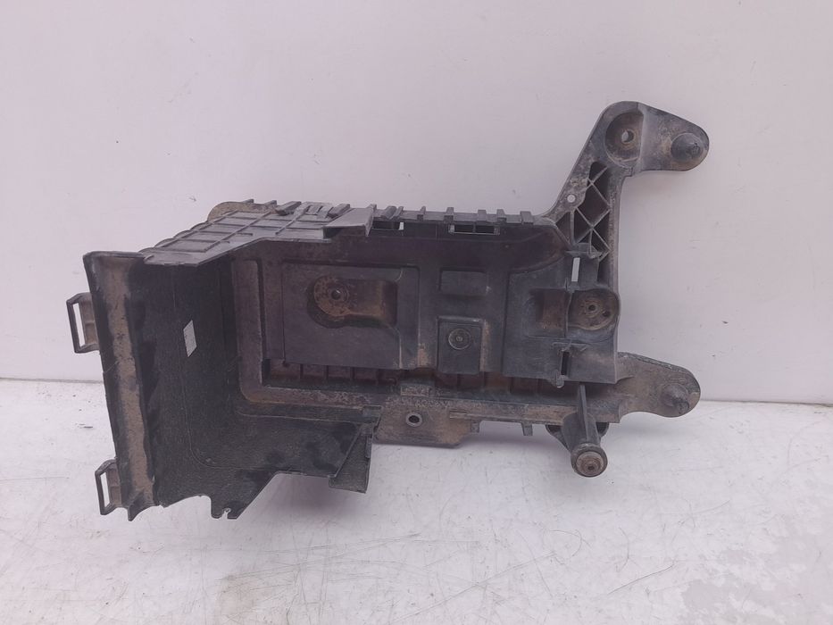 Base / caixa da bateria VOLKSWAGEN Tiguan (5N)