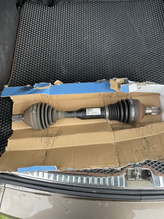 Напіввісь Volvo XC60 1 FL передня права