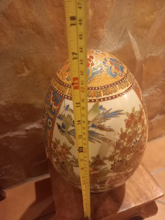 Grande e imponente ovo oriental Satsuma