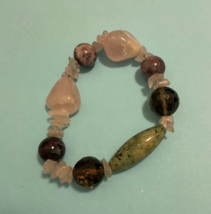 Pulseira jovem e diferente sem uso