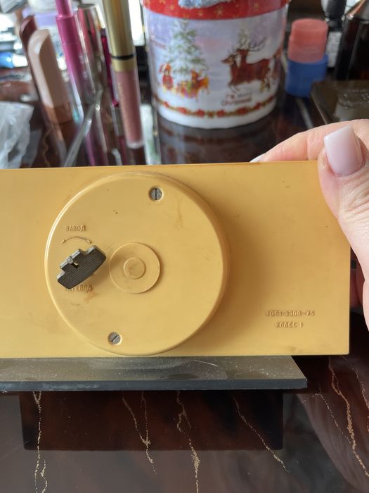 Продам настольные часы СССР молния,маяк,витязь