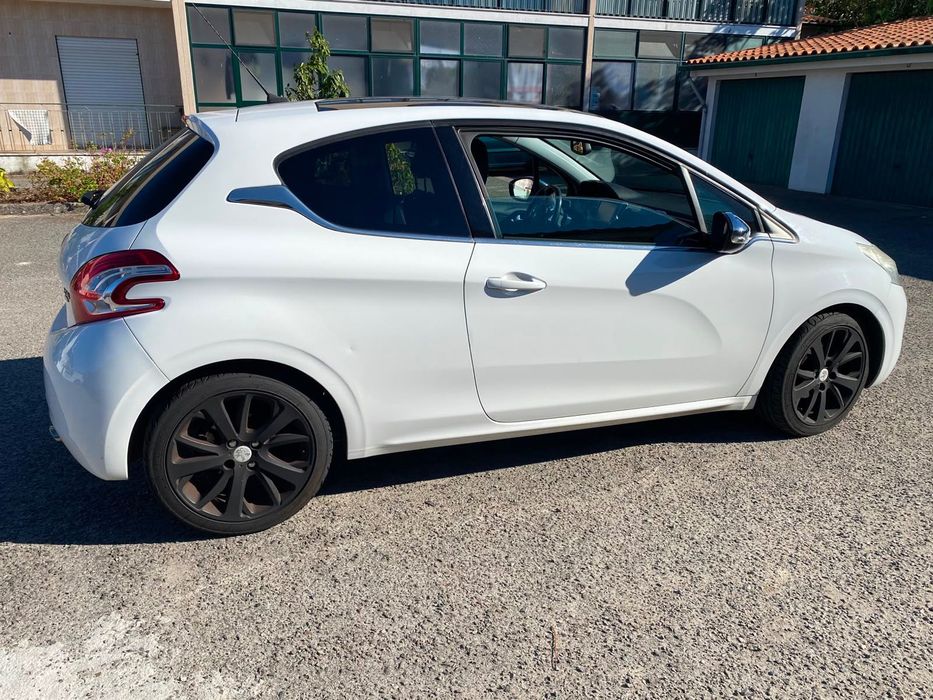 Pegeout 208 Allure 1.6
