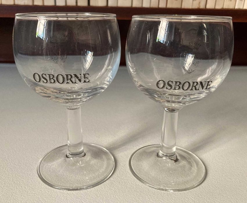 2 Copos de Brandy Osborne