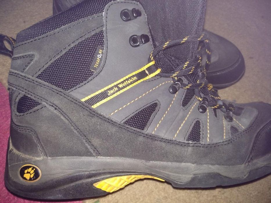 Продам черевики зимові чоловічі фірмові Jack Wolfskin