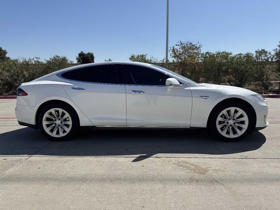 Tesla Model S 85      2013