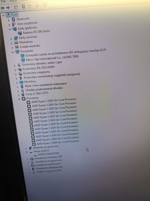 Komputer  stacjonarny z Windows 11 Pro